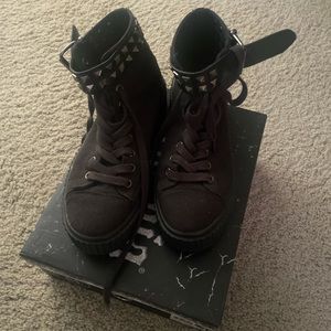 demonia sneeker 255 boots - size us 7 mens